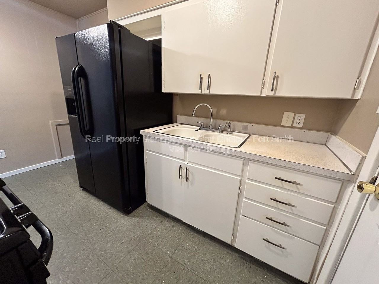 2301 S V St #6 - Photo 7 of 11