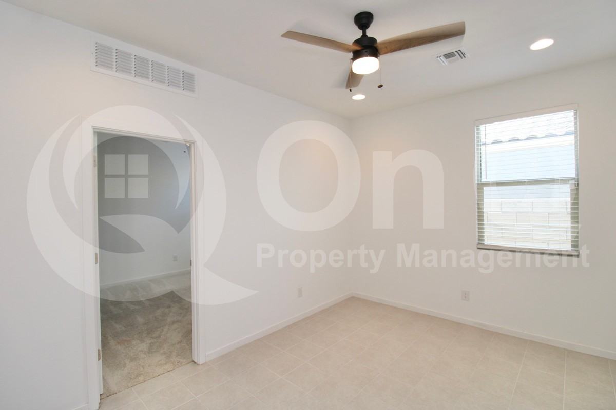 4577 W Sweetbush Way - Photo 7 of 20