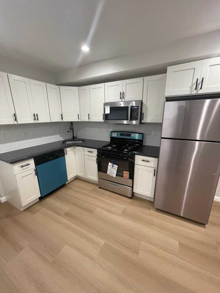 2038 Orleans St - Photo 2 of 15