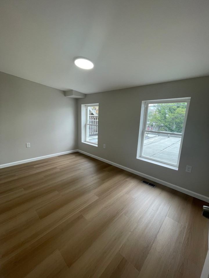 2038 Orleans St - Photo 3 of 15