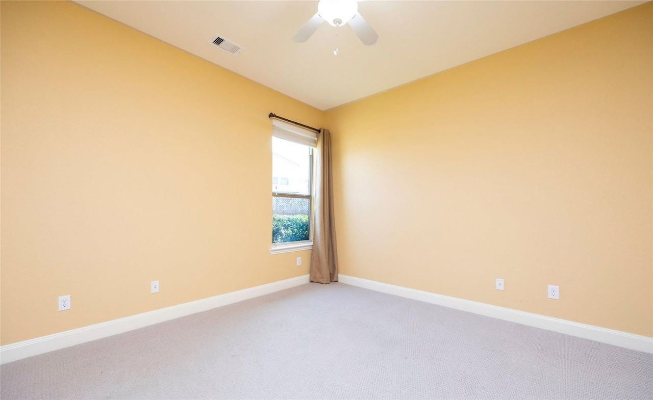 6743 Honeycrest Ln - Photo 5 of 20