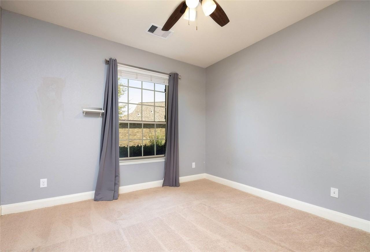 6743 Honeycrest Ln - Photo 7 of 20