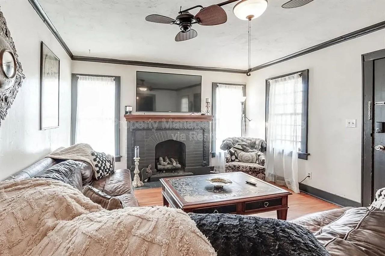 2342 Nw 11th St - Photo 5 of 7