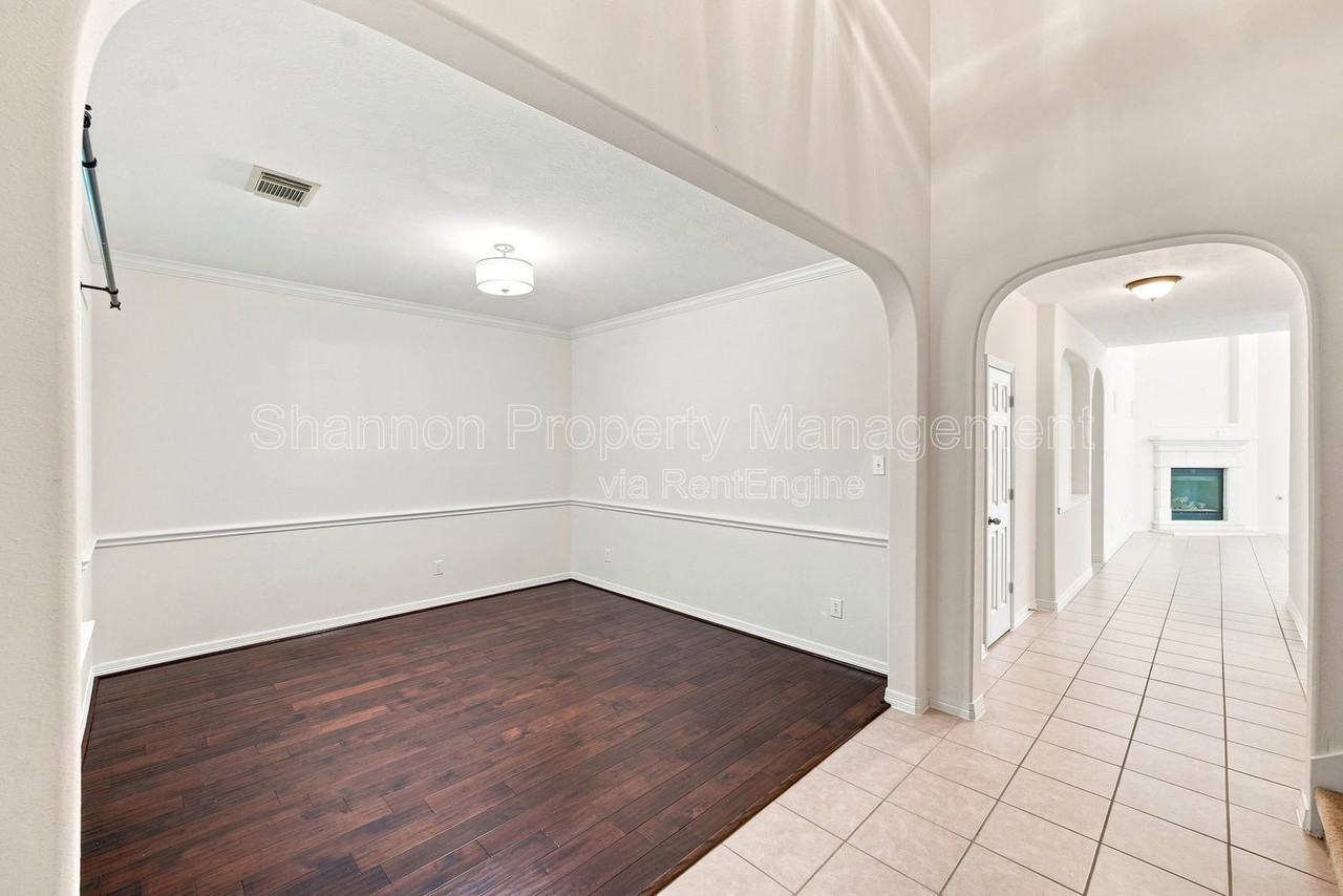 5214 Barleycorn Ln - Photo 4 of 24