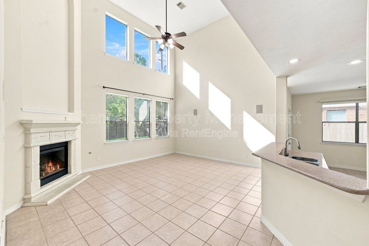 5214 Barleycorn Ln - Photo 6 of 24