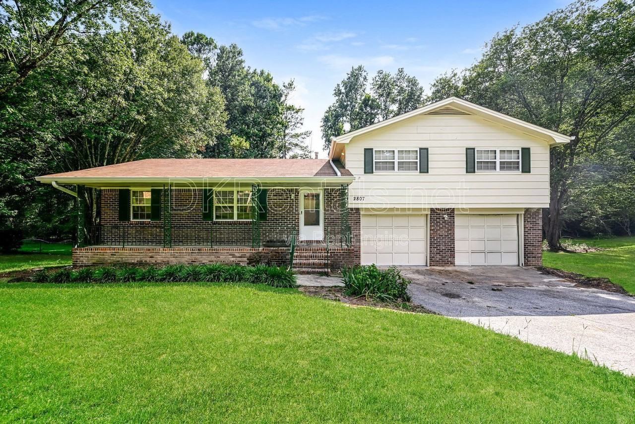 2807 Hickory Ln
