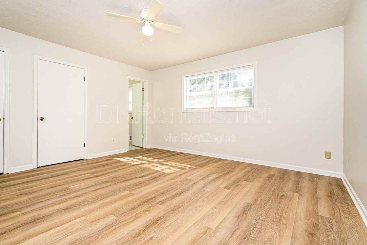 2807 Hickory Ln - Photo 7 of 15
