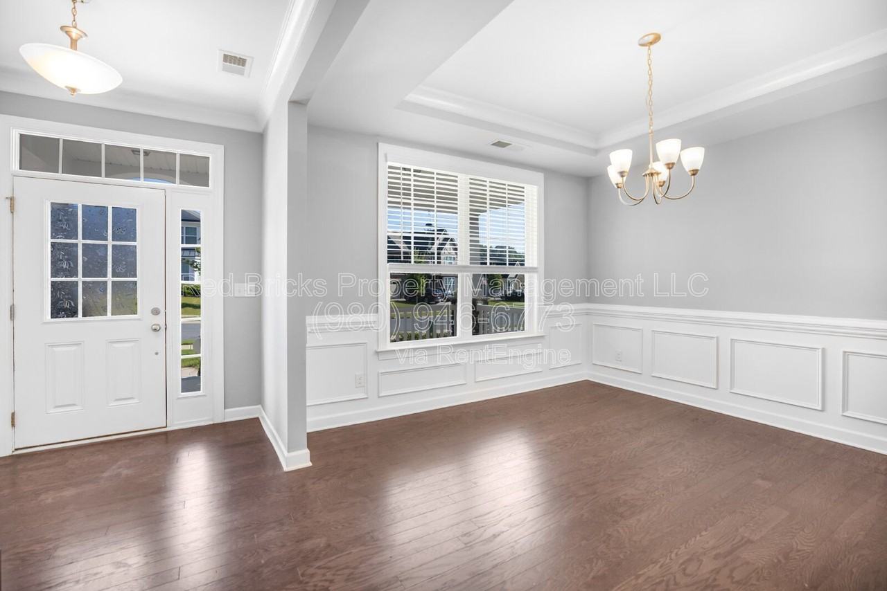 2783 Berkhamstead Cir - Photo 5 of 30