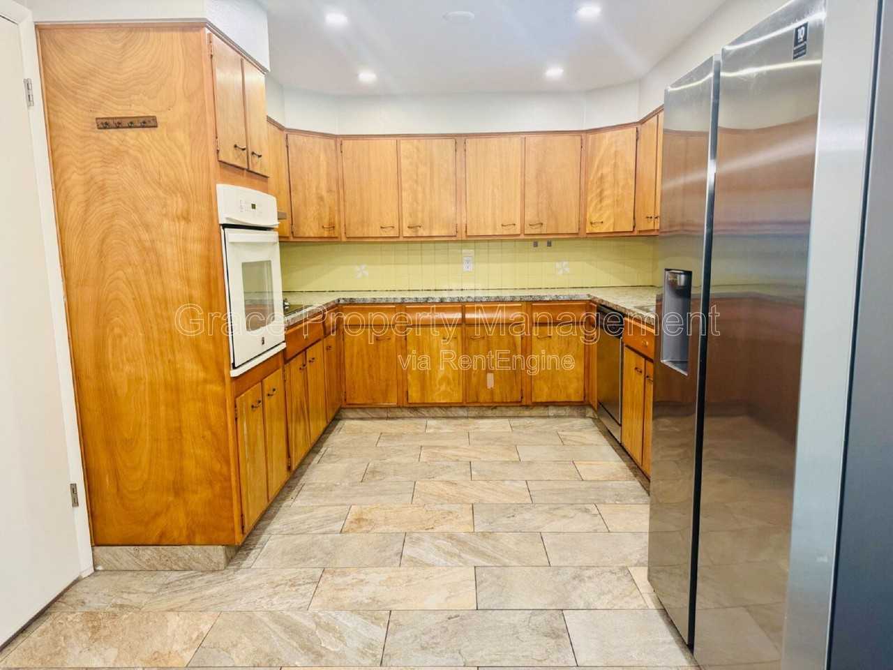 3583 Wright St - Photo 5 of 30