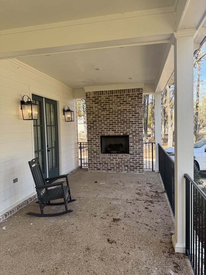 2191 Timberlane St - Photo 4 of 14