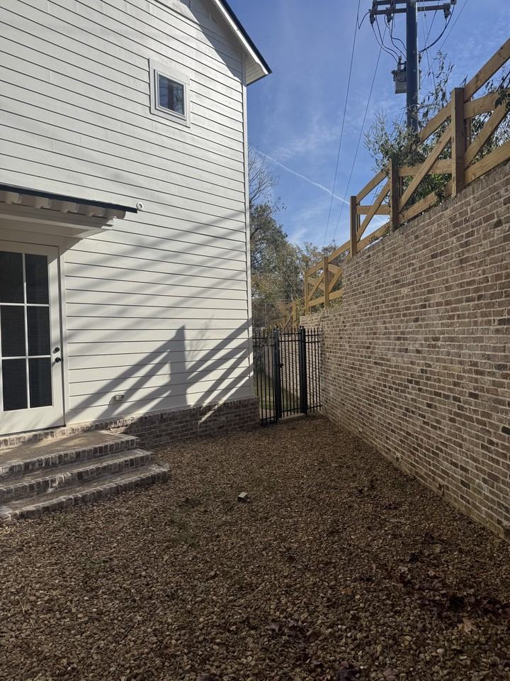 2191 Timberlane St - Photo 5 of 14