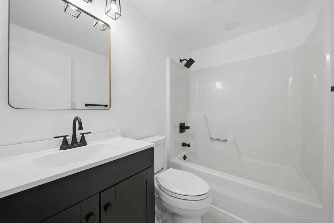 25 Silverton Dr - Photo 7 of 23