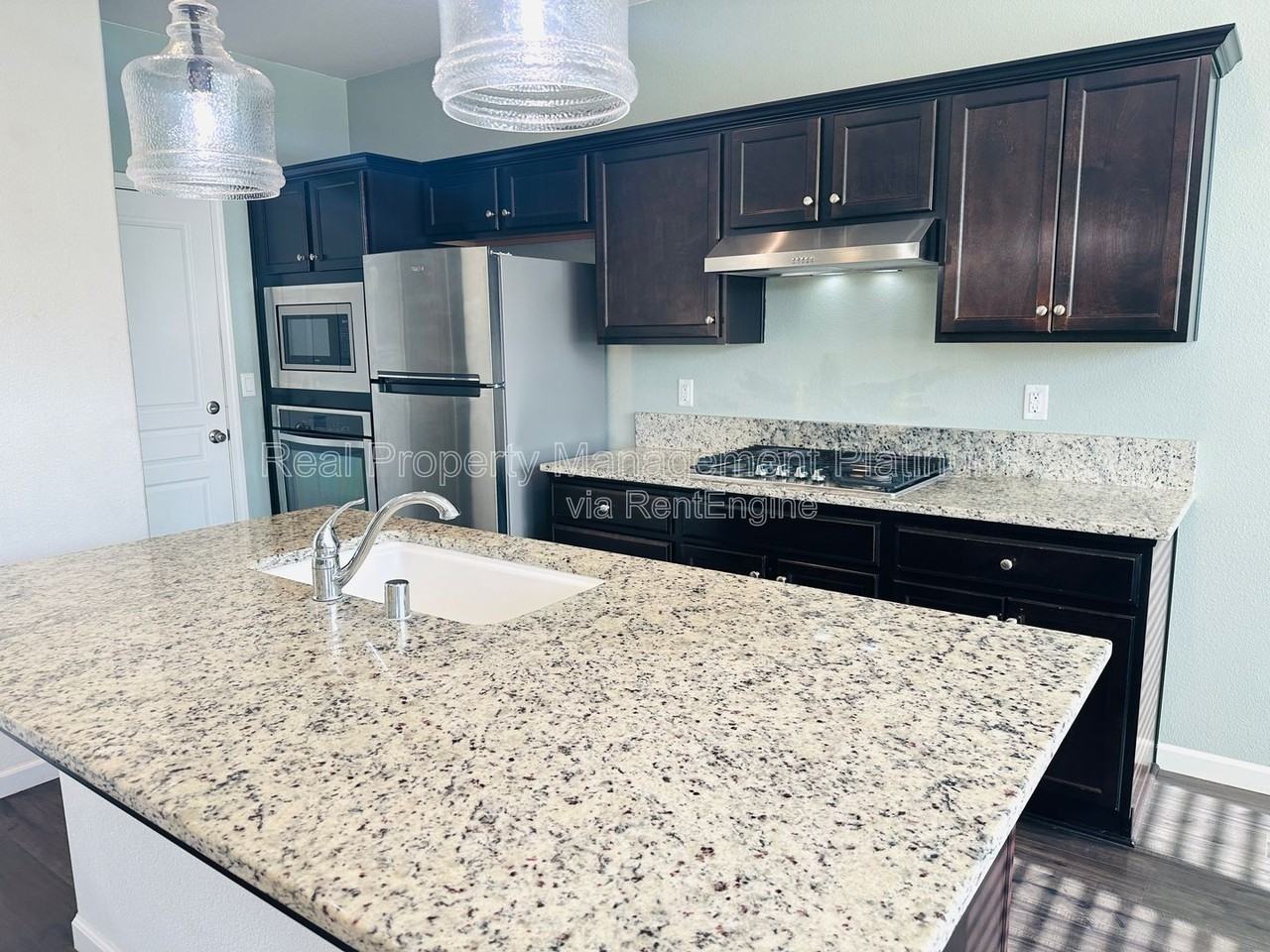 2534 Mustang Dr - Photo 2 of 45