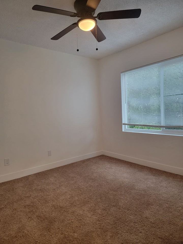4707 Rosemead Blvd #E1 - Photo 3 of 7