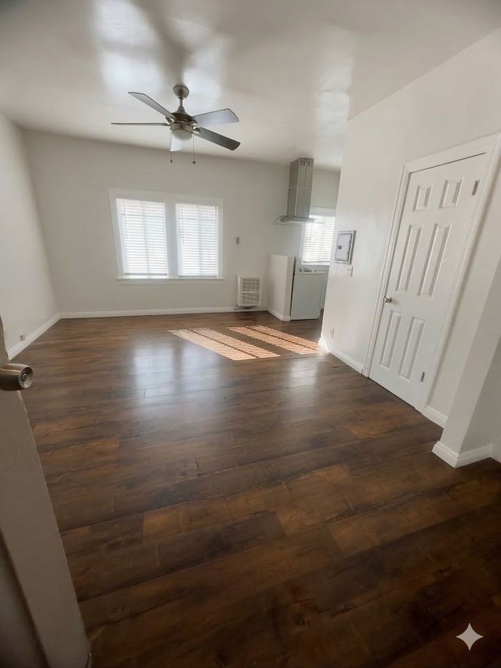 2723 San Marino St #12A - Photo 2 of 10