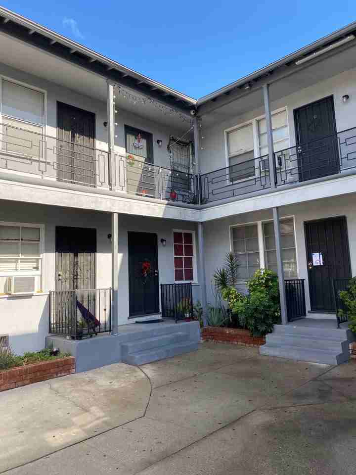 2723 San Marino St #12A - Photo 6 of 7