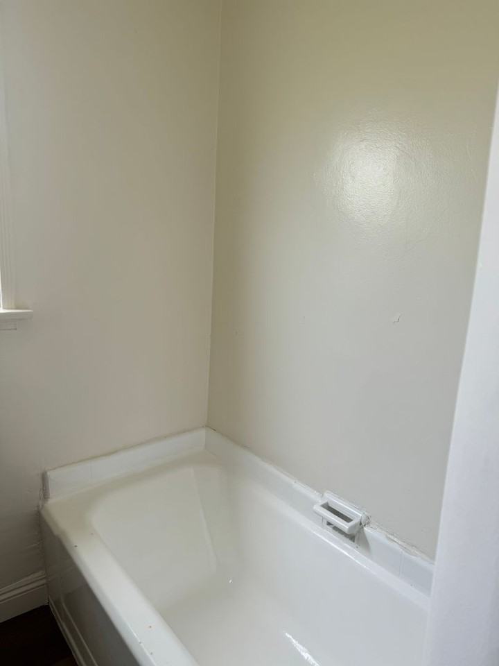 807 W 82nd St #A - Photo 3 of 4