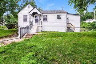 7150 Manette Dr - Photo 1 of 1