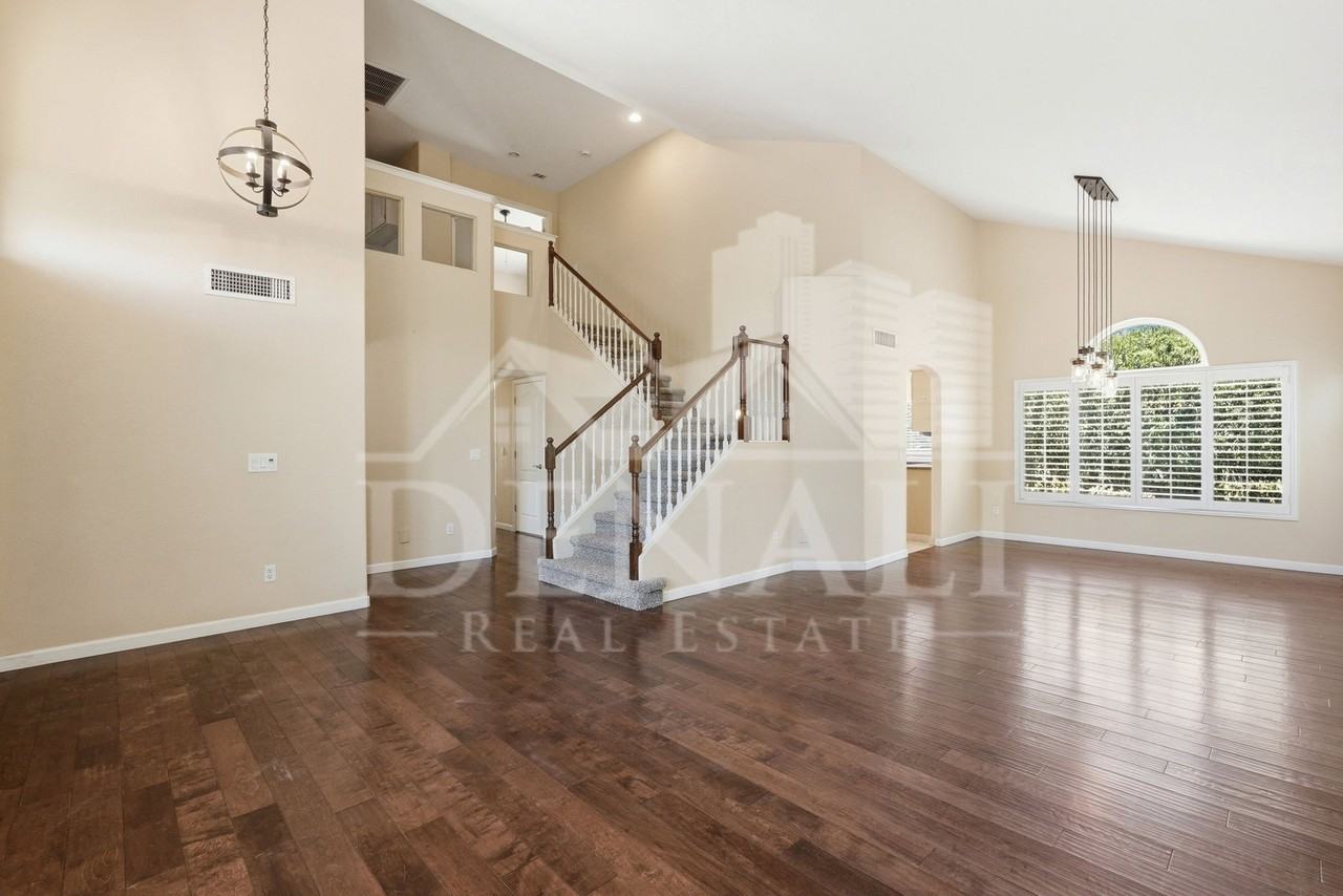 19413 N 37th Way - Photo 4 of 38