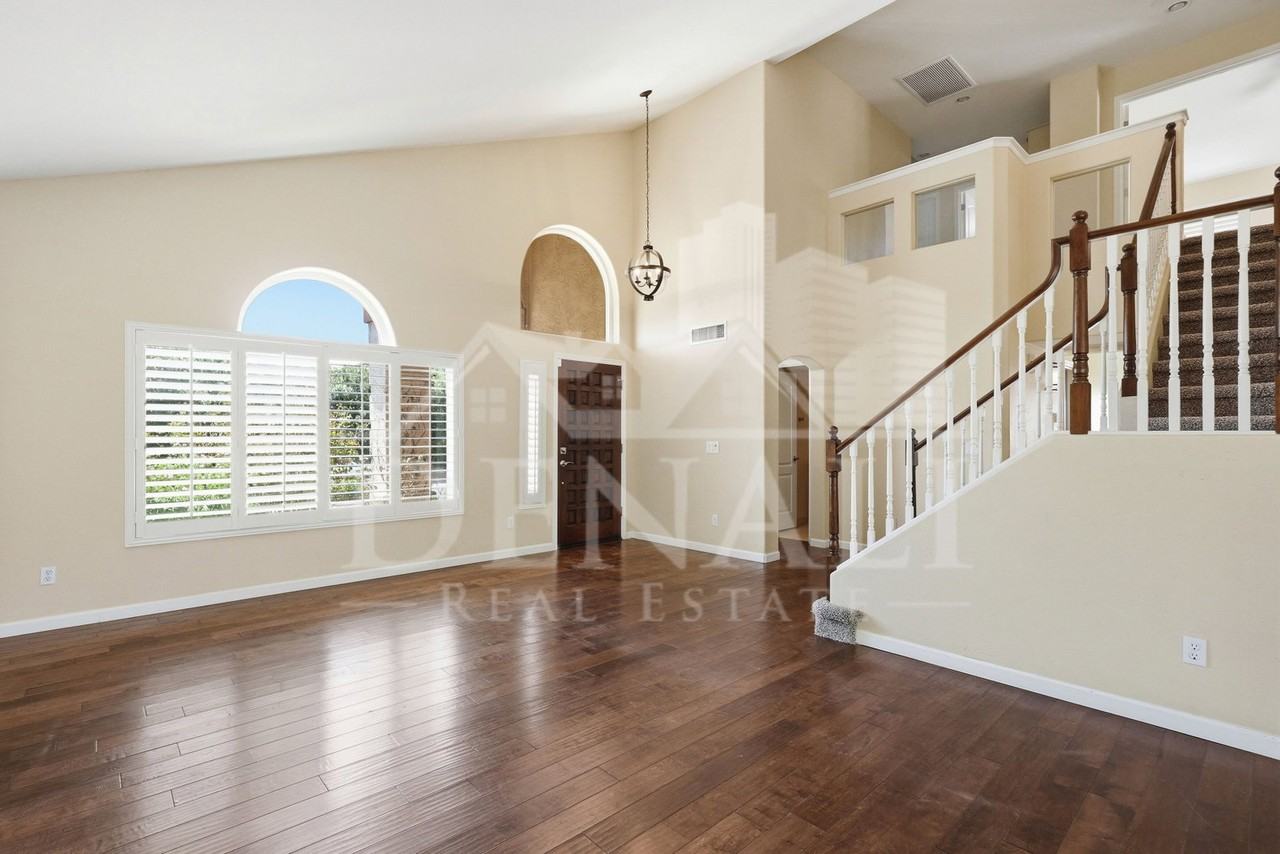 19413 N 37th Way - Photo 5 of 38