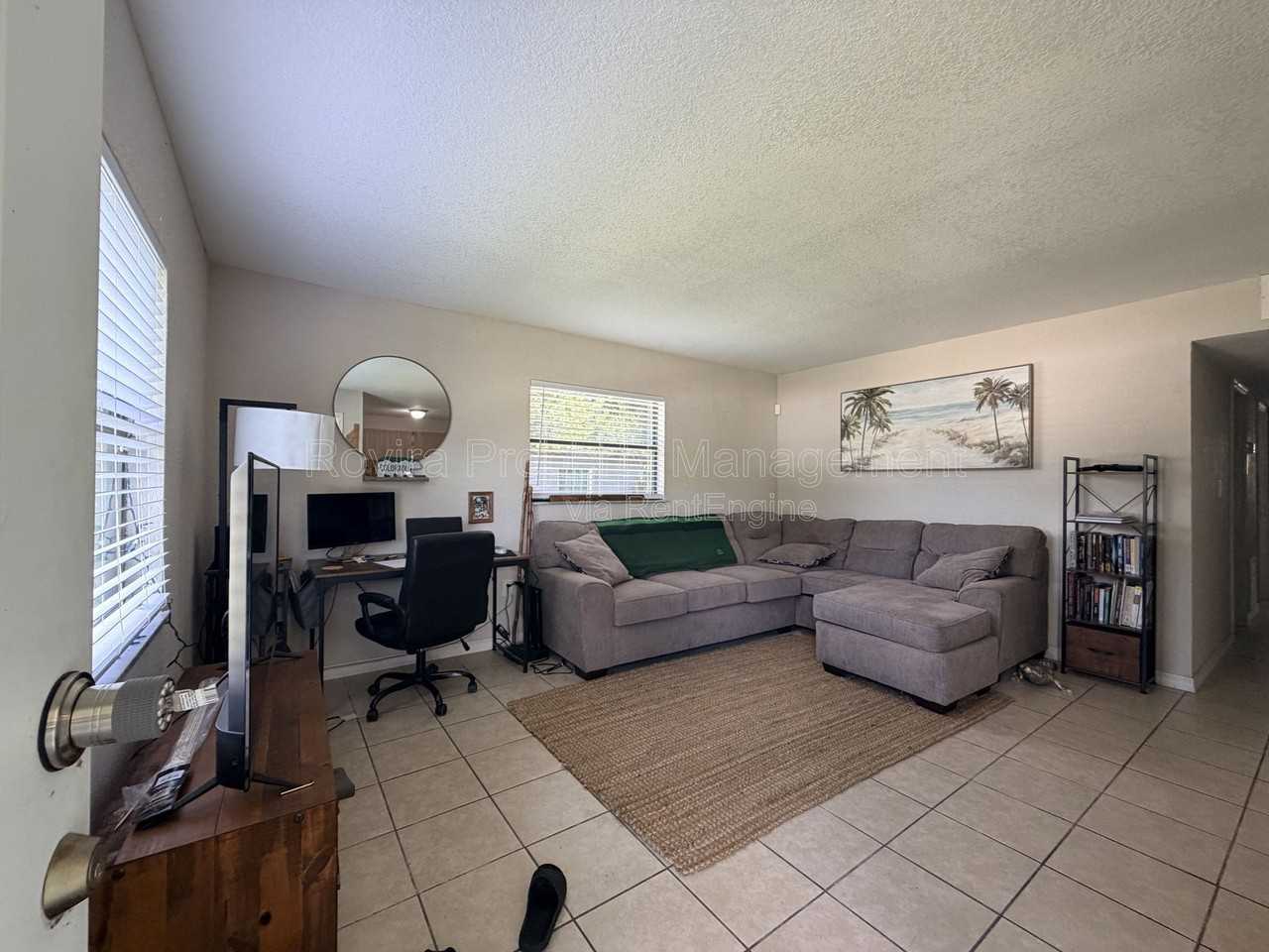 5601 Bryson Dr - Photo 4 of 12
