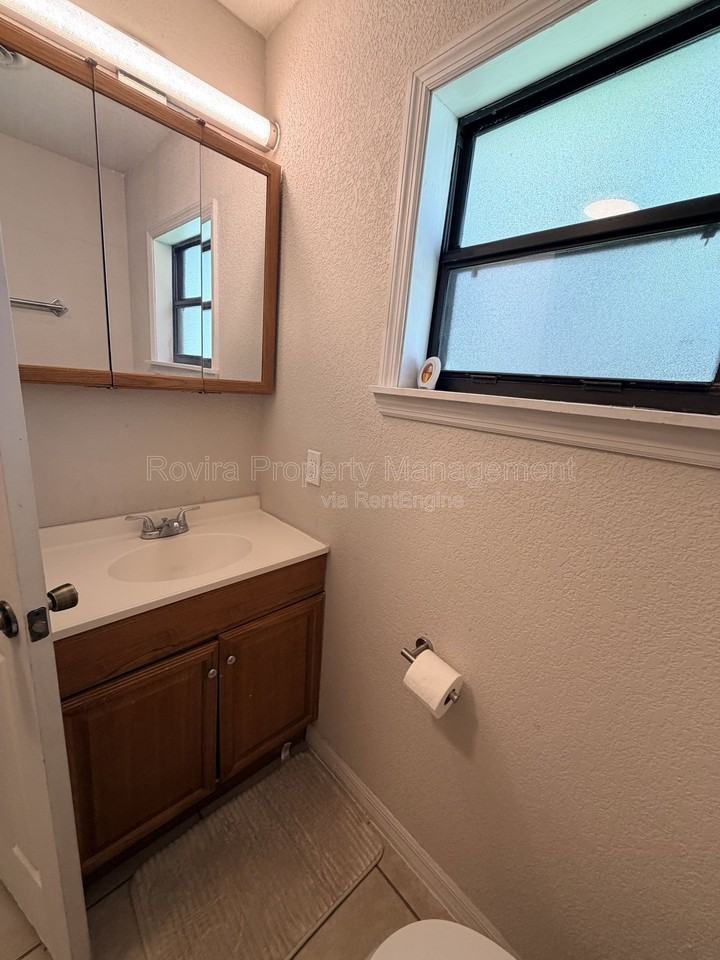 5601 Bryson Dr - Photo 7 of 12