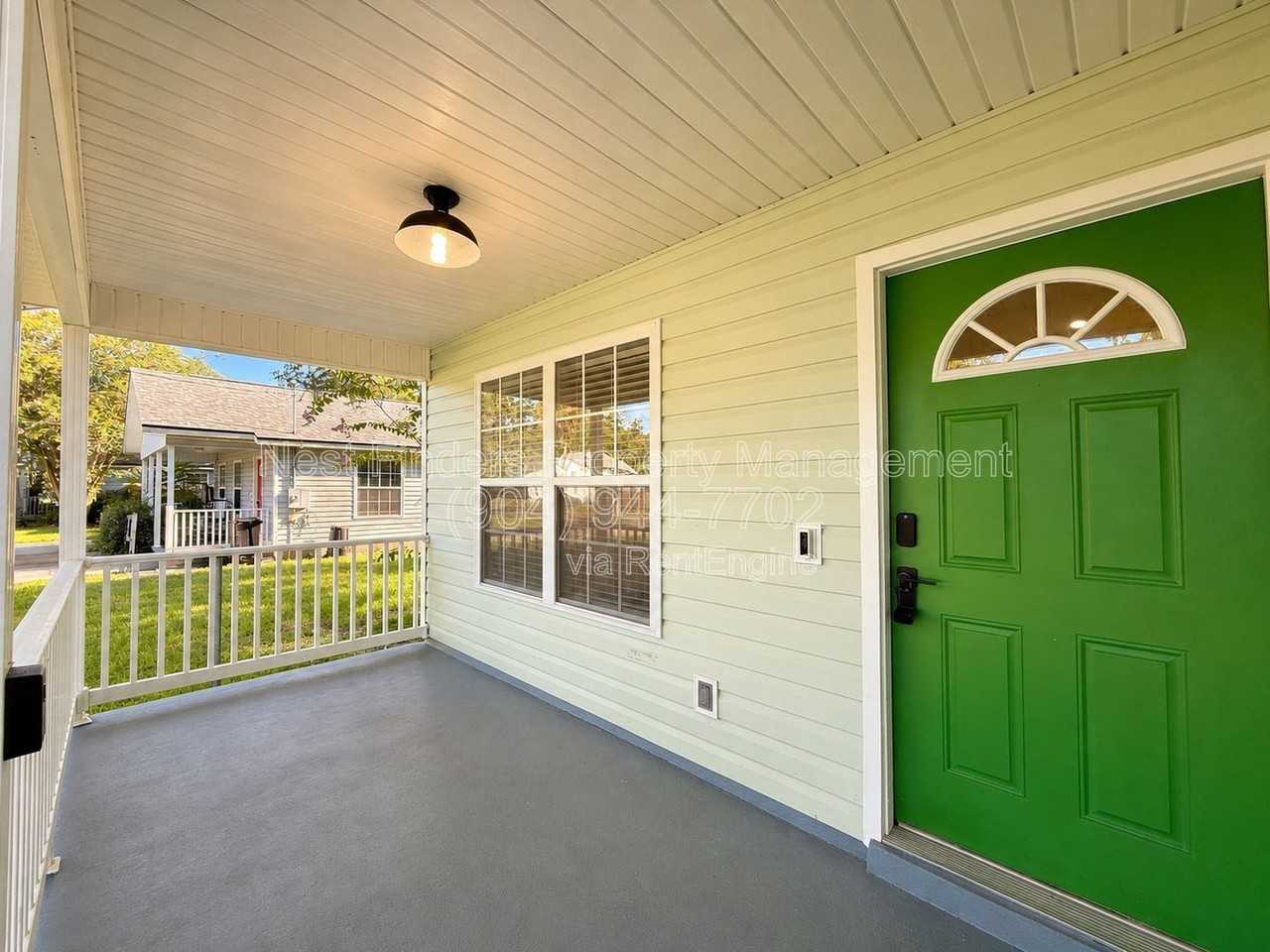 725 Alexander St - Photo 5 of 28