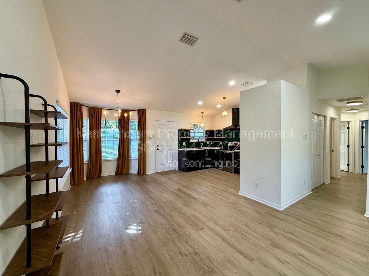 725 Alexander St - Photo 6 of 28