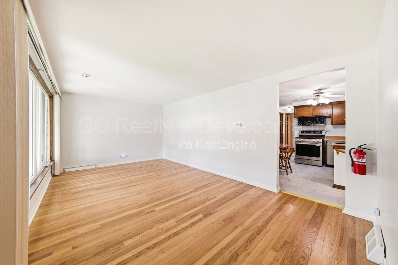 5144 S Melvina Ave - Photo 4 of 18