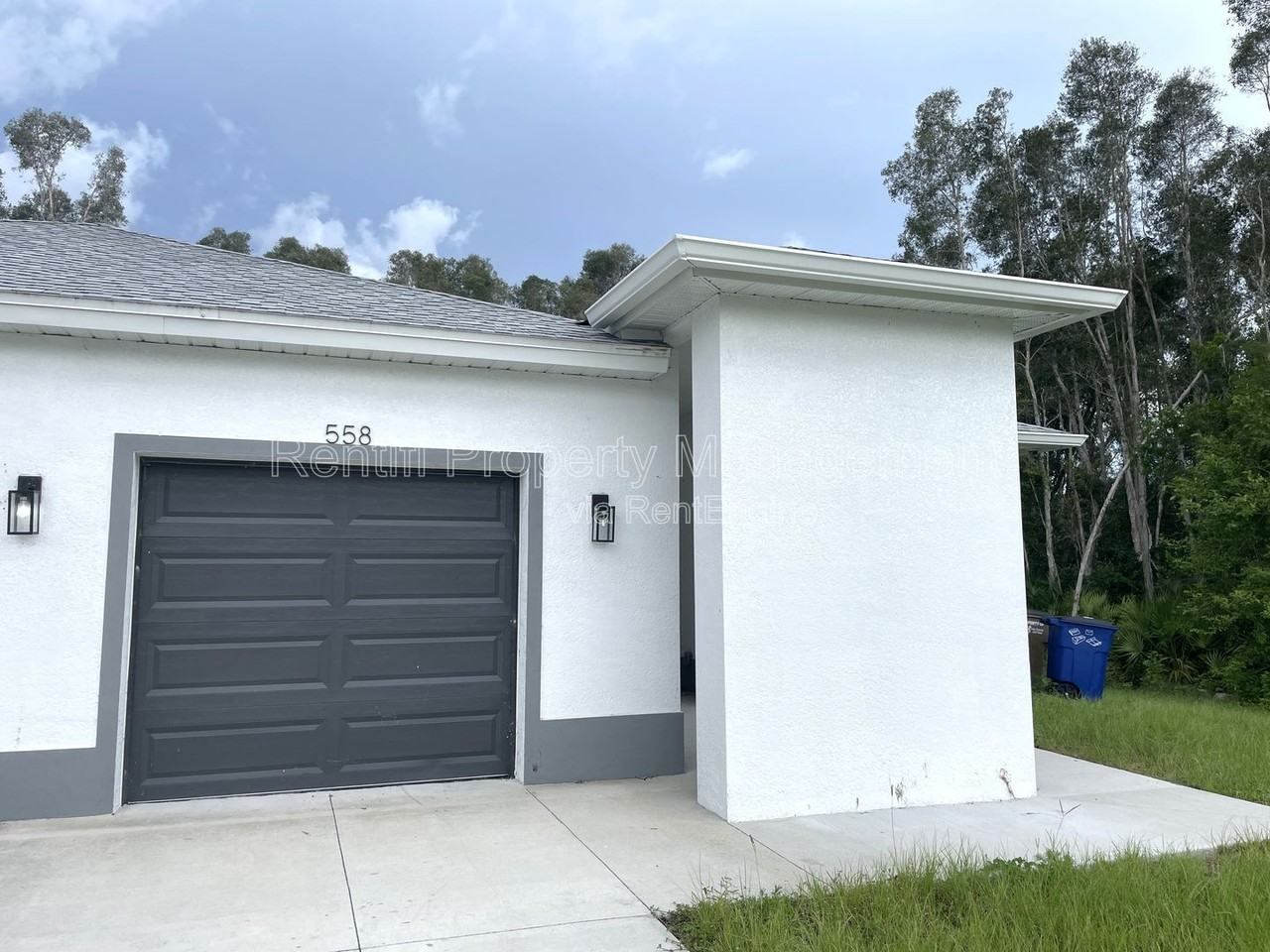 558 Nimitz Blvd - Photo 2 of 19