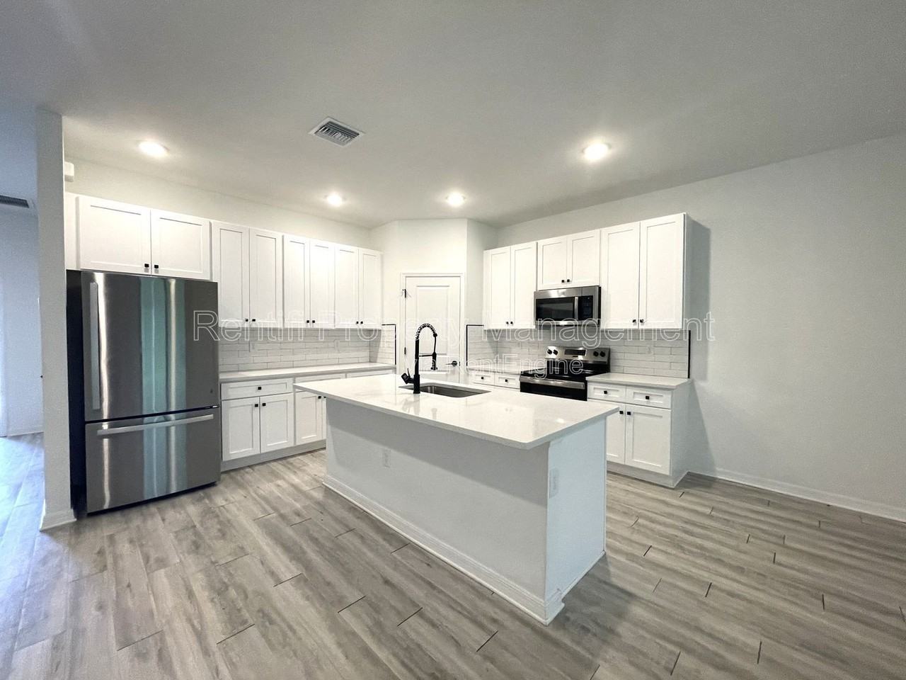558 Nimitz Blvd - Photo 6 of 19