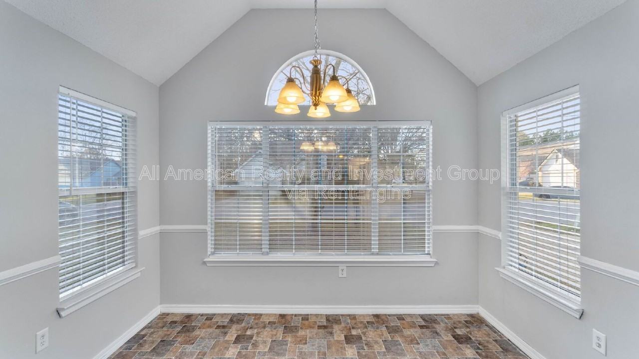 330 Brookwood Blvd - Photo 5 of 21