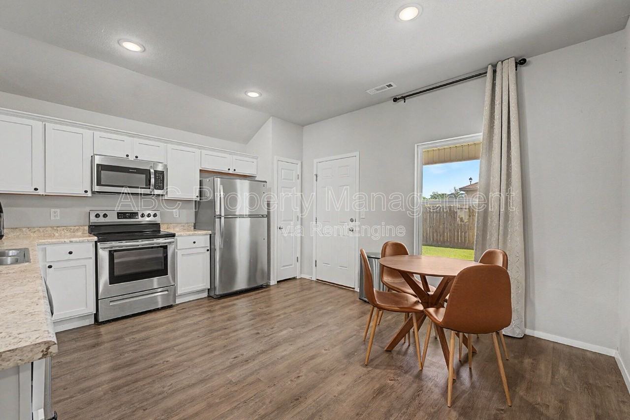 946 E Sparrow Cir - Photo 4 of 23