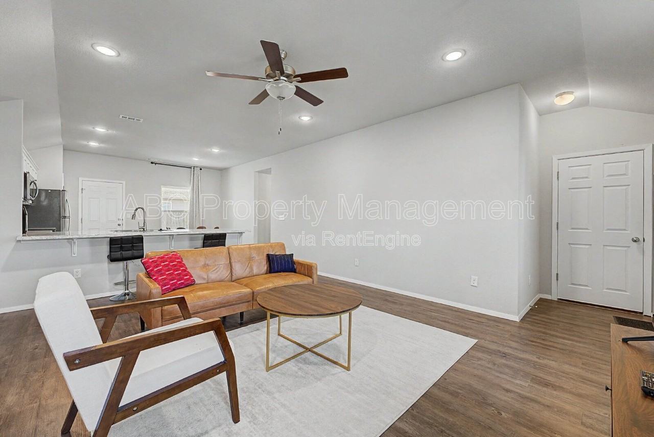 946 E Sparrow Cir - Photo 7 of 23
