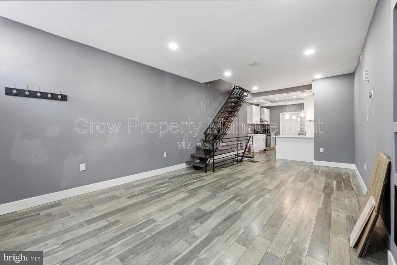1935 N Newkirk St - Photo 4 of 29