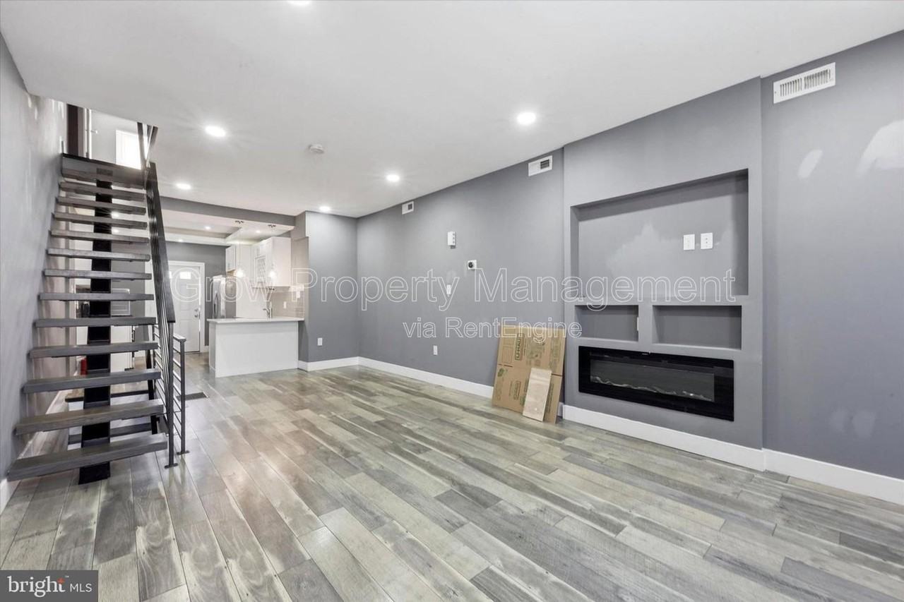 1935 N Newkirk St - Photo 5 of 29