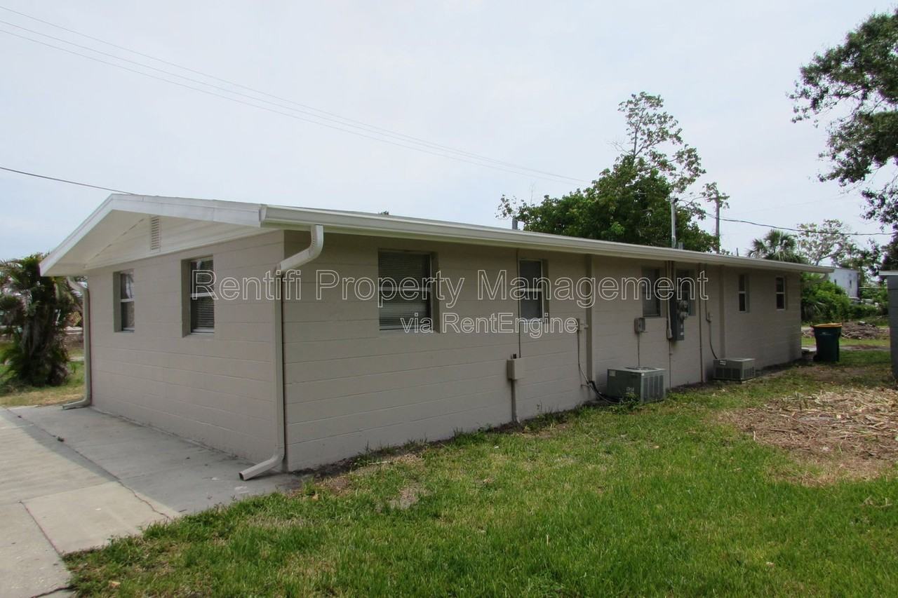 23025 Gulfcoast Ave - Photo 6 of 28
