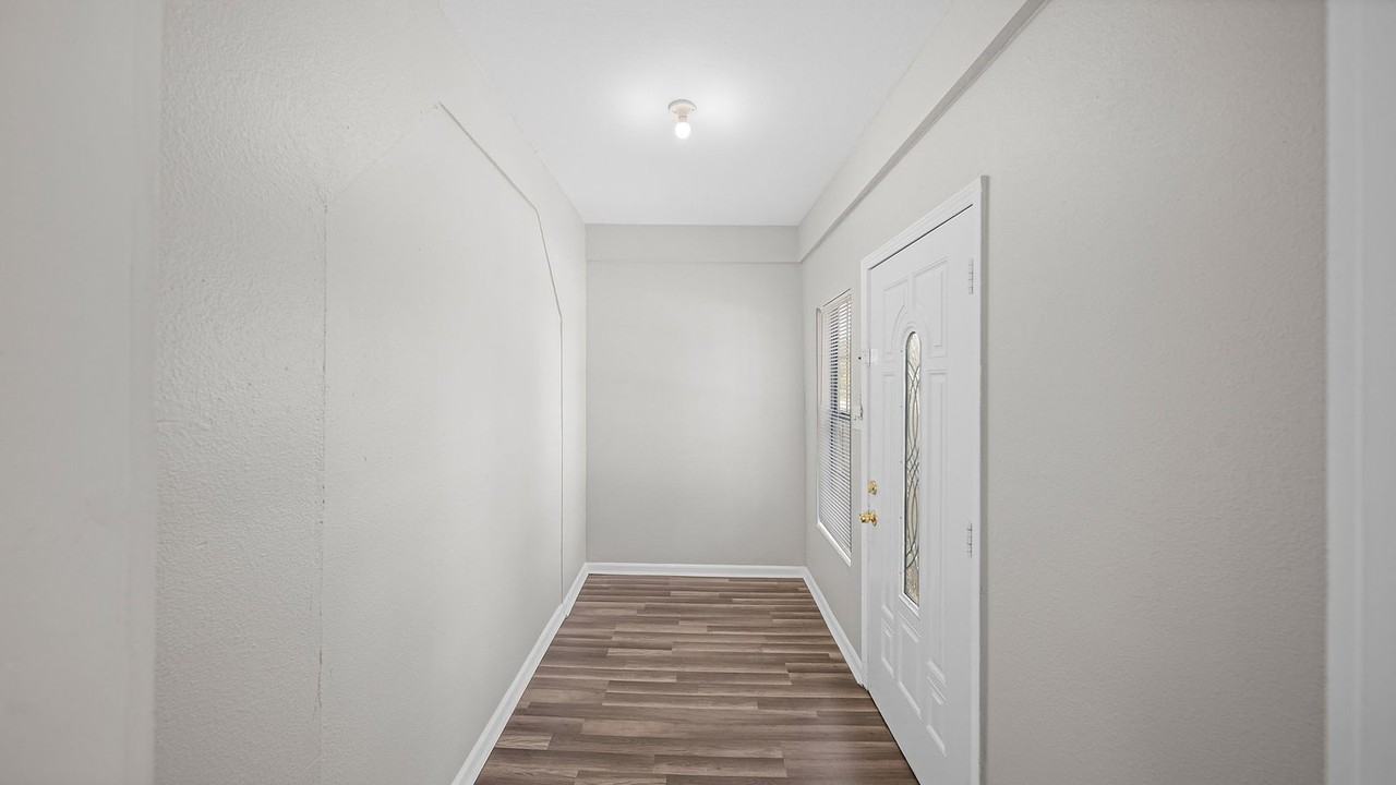 1322 Magnolia St - Photo 3 of 26
