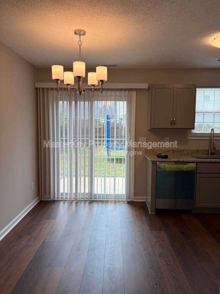 205 Downing Glen Dr - Photo 6 of 23