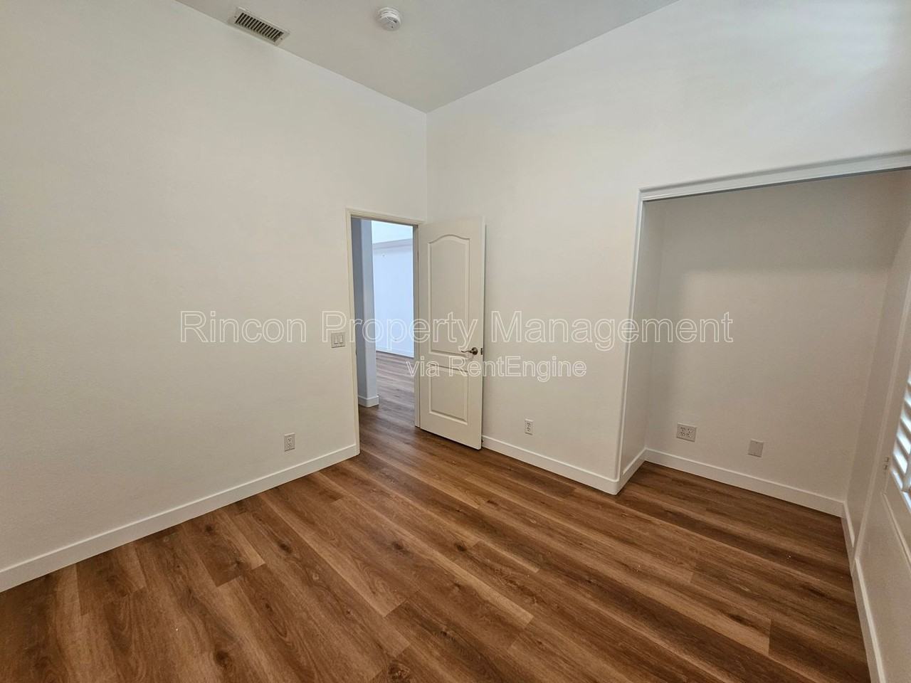 4782 Templeton St - Photo 7 of 33