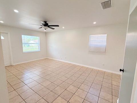 715 Georgia St #1 - Photo 2 of 8