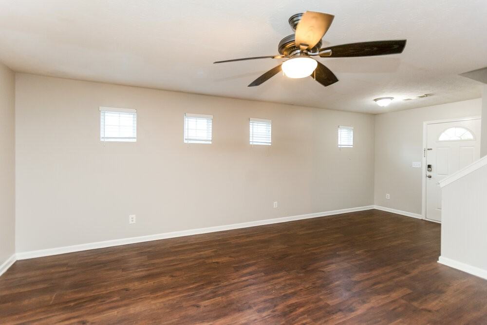 320 Arrowhead Dr - Photo 4 of 17