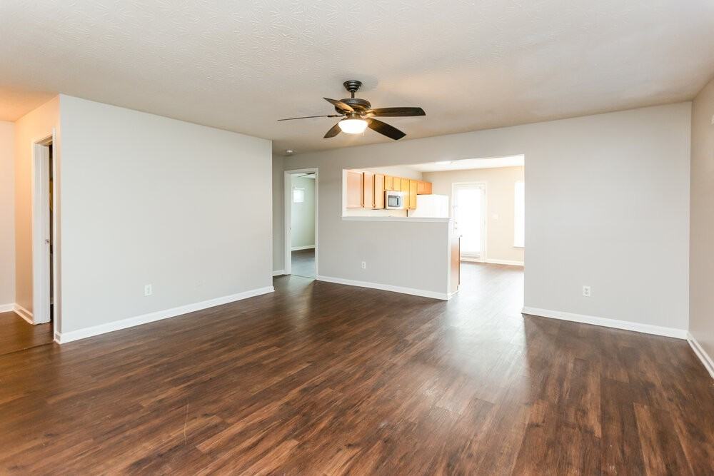 320 Arrowhead Dr - Photo 5 of 17