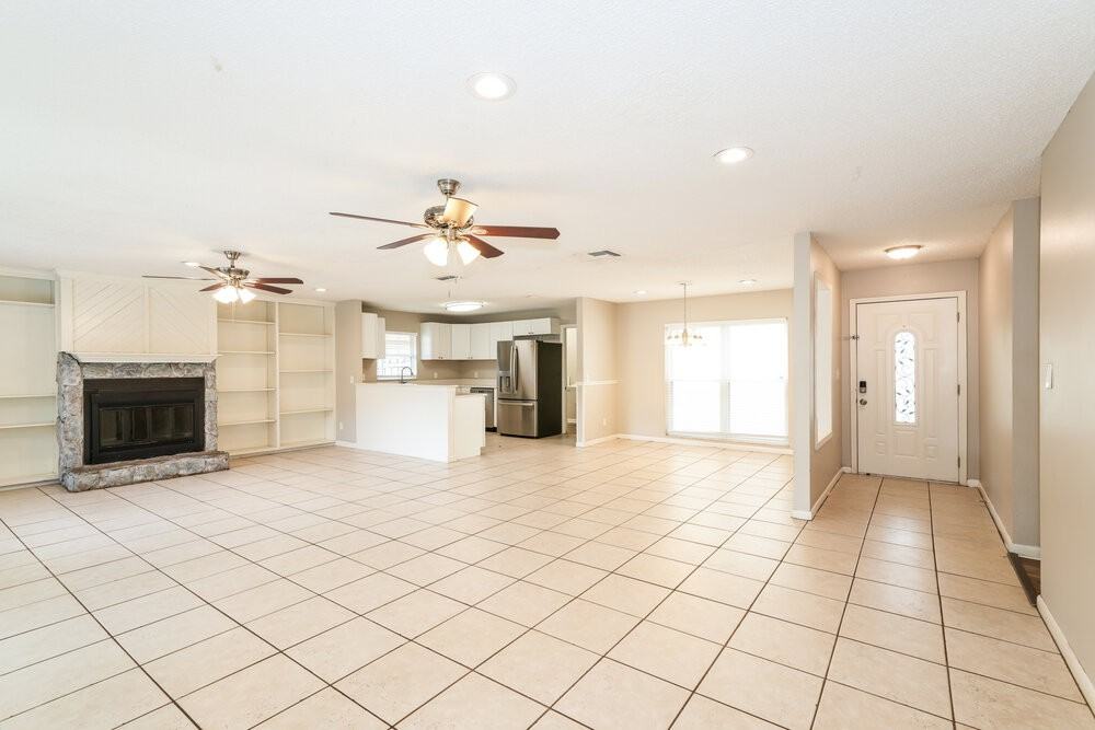 15709 Squirrel Tree Pl - Photo 3 of 16