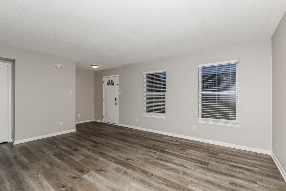 333 Sunburst Ln - Photo 4 of 17