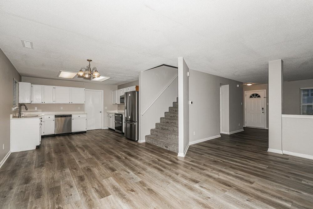 333 Sunburst Ln - Photo 6 of 17
