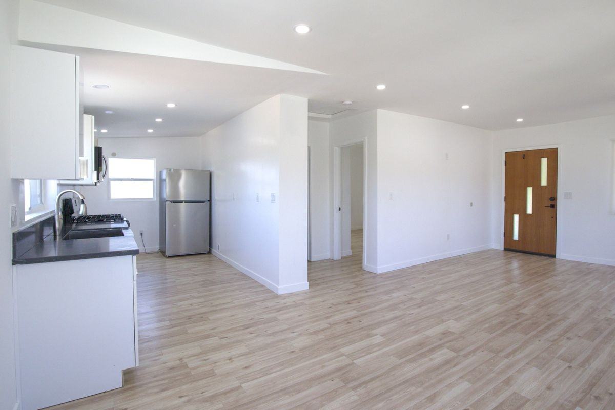 4913 Lynnfield St - Photo 4 of 7