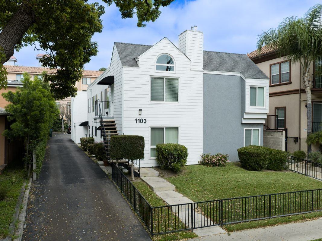 1103 W Angeleno Ave ##D - Photo 2 of 40