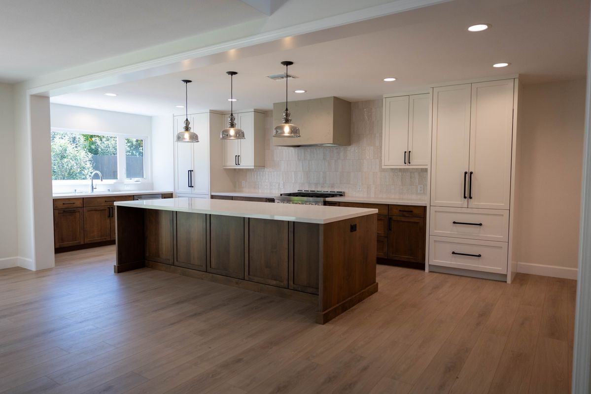 1552 Brentford Ave - Photo 3 of 41