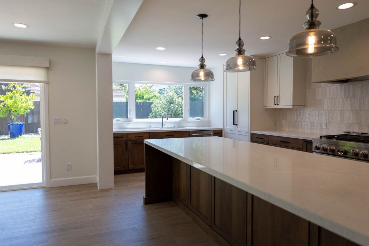 1552 Brentford Ave - Photo 5 of 41